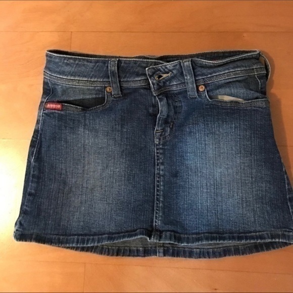 GUESS Stretch Mini Jean Skirt Size 26/ XS - Picture 1 of 4